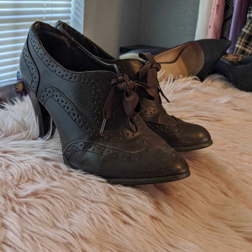 Maurice's Oxford booties